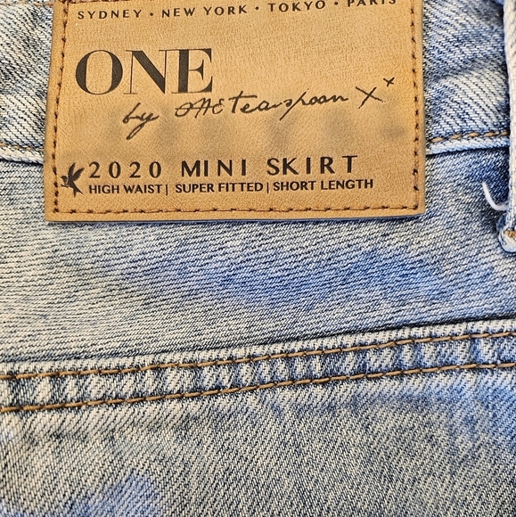 One by One Teaspoon X 2020 Mini Skirt High Waisted Fringe Distressed Denim - Picture 3 of 6
